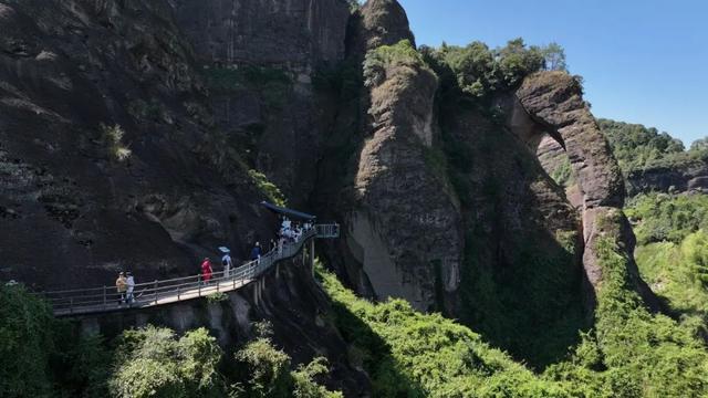万人同游 乐享仙山 | 龙虎山景区迎万人系列团，人气火爆！