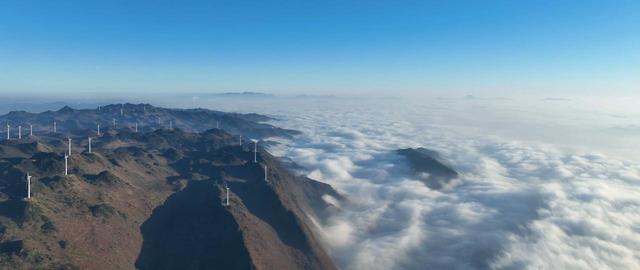 老黑山：凝冻初晴绘就“千里江山”图卷