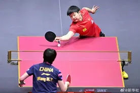 孙颖莎夺冠后泪洒赛场：这是值得载入史册的一场比赛图片