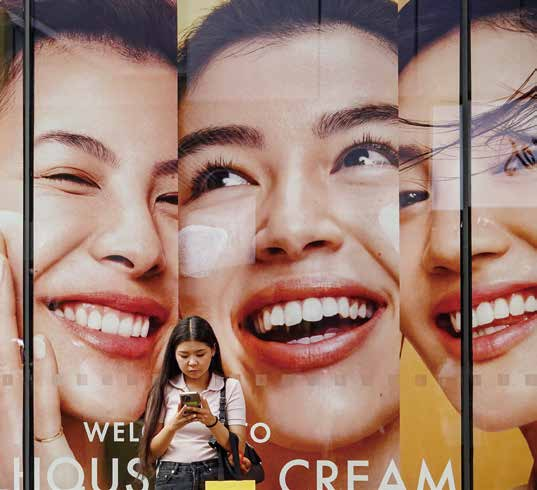 工作群的逢场作戏，年轻人不想装了