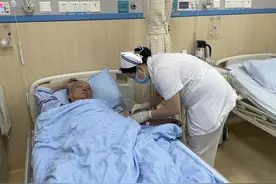 护士专科化、高学历趋势下，“白衣天使”路在何方？图片