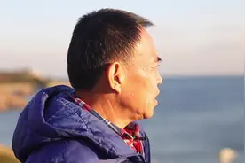 人间丨“灵魂摆渡”20年，他把200多位台湾老兵骨灰送回家图片