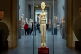 看早期希腊雕塑的形态，大都会博物馆展基克拉迪艺术图片