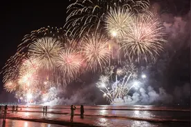 南北方多地出台烟花爆竹燃放政策，河南：省内各地政策不统一，结合实际情况自行安排图片