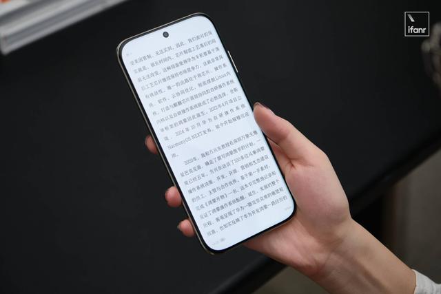 华为Mate 70 Air 轻薄旗舰：Air 的手感，Mate 的体验