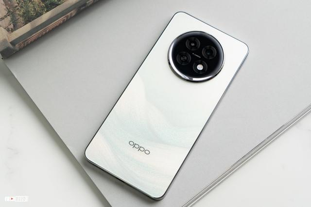 OPPO K13s图赏：外观惊艳，更有轻薄好手感