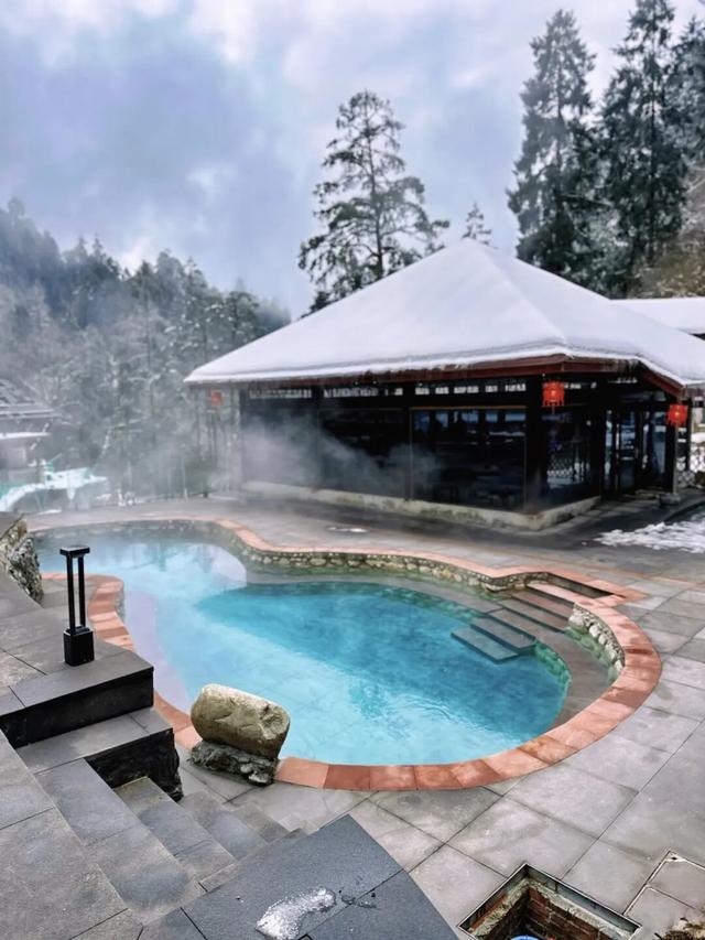 雪后的甘孜，走一路美一路！