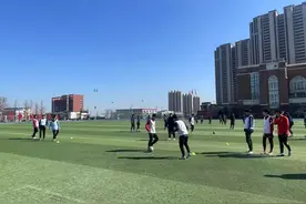 青岛九中足球特训营圆满举行，助力青少年校园足球人才培养图片