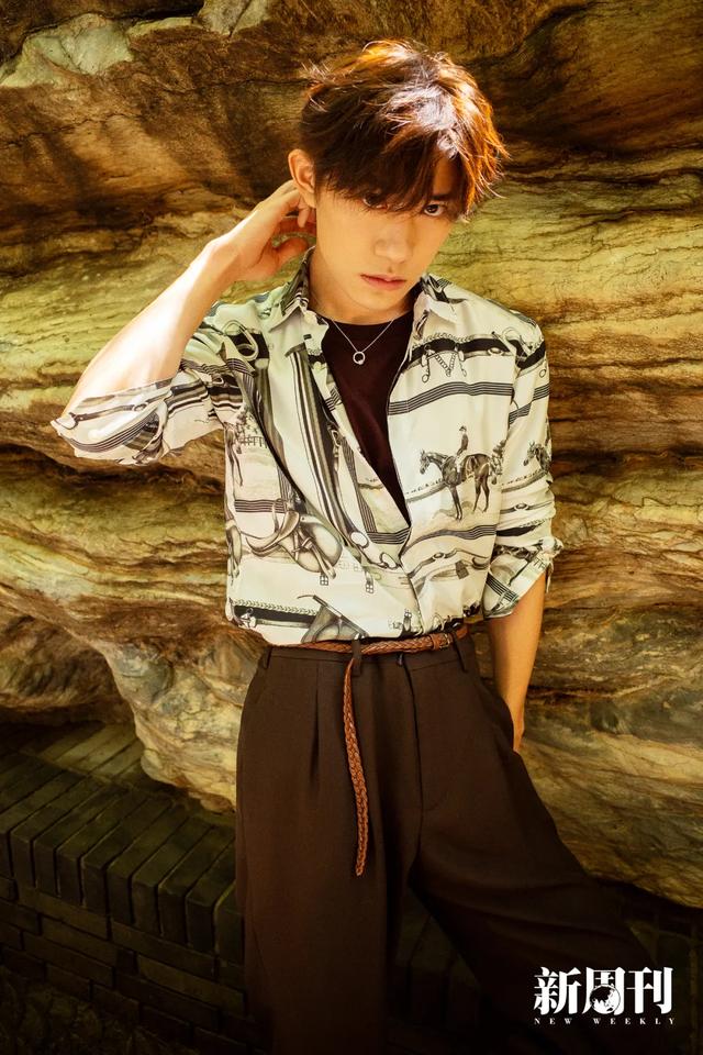 最年轻影帝易烊千玺:有时更想做个晚熟的人