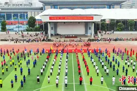 广西高校大学生多彩活动迎接“三月三”图片