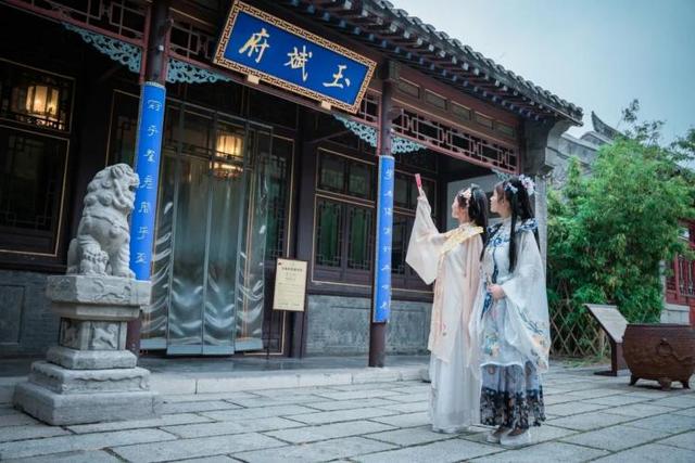 漫游历下 畅玩一夏丨天下第一泉风景区推出“霓裳话泉城·畅游第一泉”深度游产品
