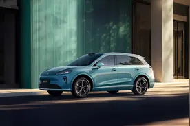 多 “界” 密集登场！鸿蒙智行新车开始“下饺子”   华为资源如何分配？图片