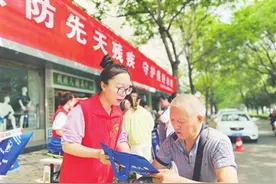 用爱呵护残疾儿童健康成长图片