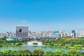 老工业基地如何发展新质生产力：镇江将做好这“三篇文章”图片