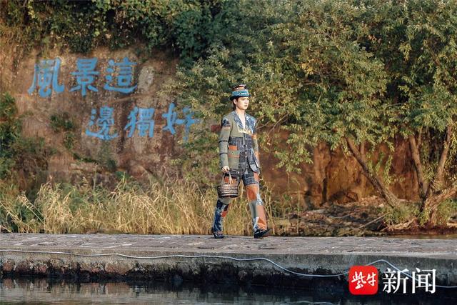 无锡太湖鼋头渚上演铜艺山水秀