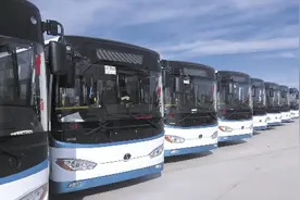 多元化公交服务延展群众出行“幸福半径”图片