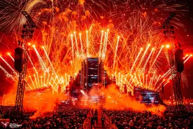 多图丨赛博朋克风+烟花大秀，南沙这场电音节有够燃图片