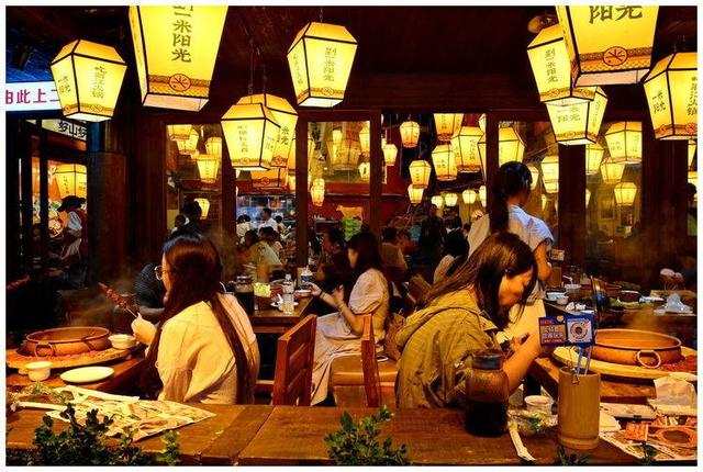 七彩云南之十三：夜走丽江古城 心中五味杂陈