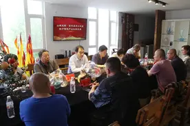 山城光影·政协委员工作室赋能琉璃产业创新发展图片