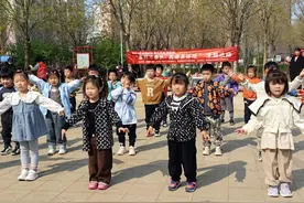 茶淀街泰安里社区开展“家和万事兴 民俗多体验”主题活动图片