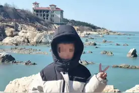 时隔一年！山东威海5岁男童被生母及其男友殴打致死案开庭，生父：杀人偿命图片