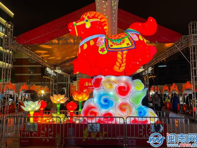 泉州元宵灯会璀璨启幕：一雨一花灯，一城一浪漫！