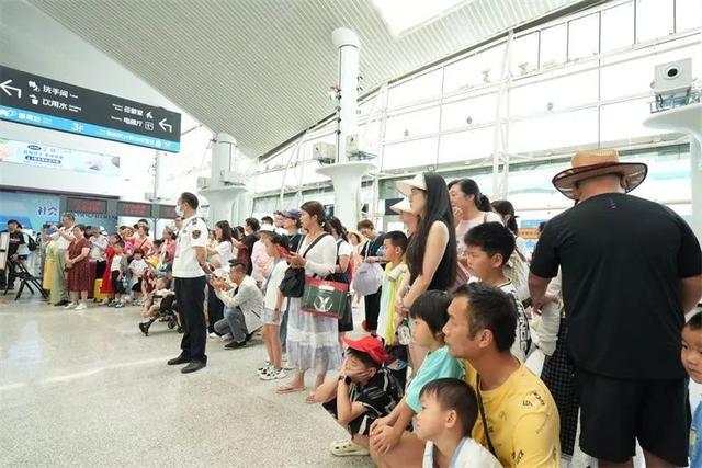 火热7月，红河歌舞在厦门刮起“最炫民族风”！