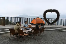 星空露营、瀑布咖啡……国庆假期，来一场徽州天路探秘之旅图片