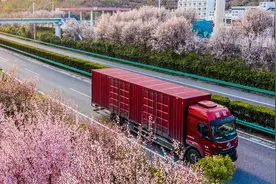 开往春天的高速路图片