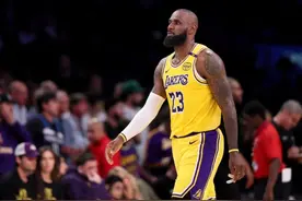詹姆斯：若小儿子布莱斯26年进入NBA，我不排除届时继续征战图片