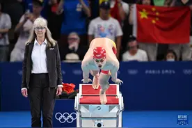 巴黎奥运会丨游泳——男子100米自由泳决赛：中国选手潘展乐夺冠图片