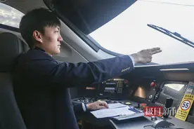 武铁首位00后高铁司机来了：春运一线显担当图片