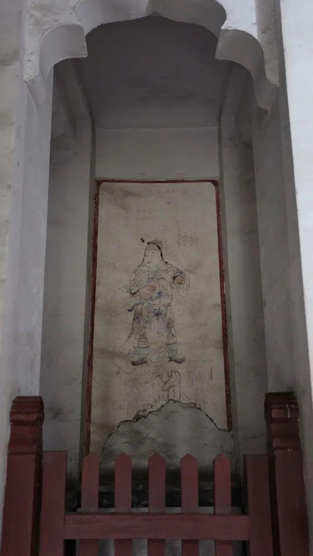 已实施限流！西湖边著名景区突然爆火，天天围满人！大家统一动作，紧急提醒……