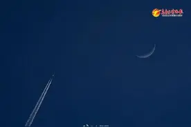 年度最大蛾眉月实拍图来了图片