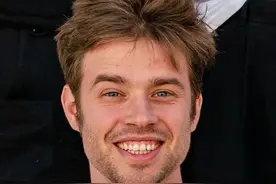 每天开发2.5万新 App，一度挤爆 GitHub！一个仅有 15 人的团队创建了“欧洲版 Cursor”，三个月挣了 1 个亿图片