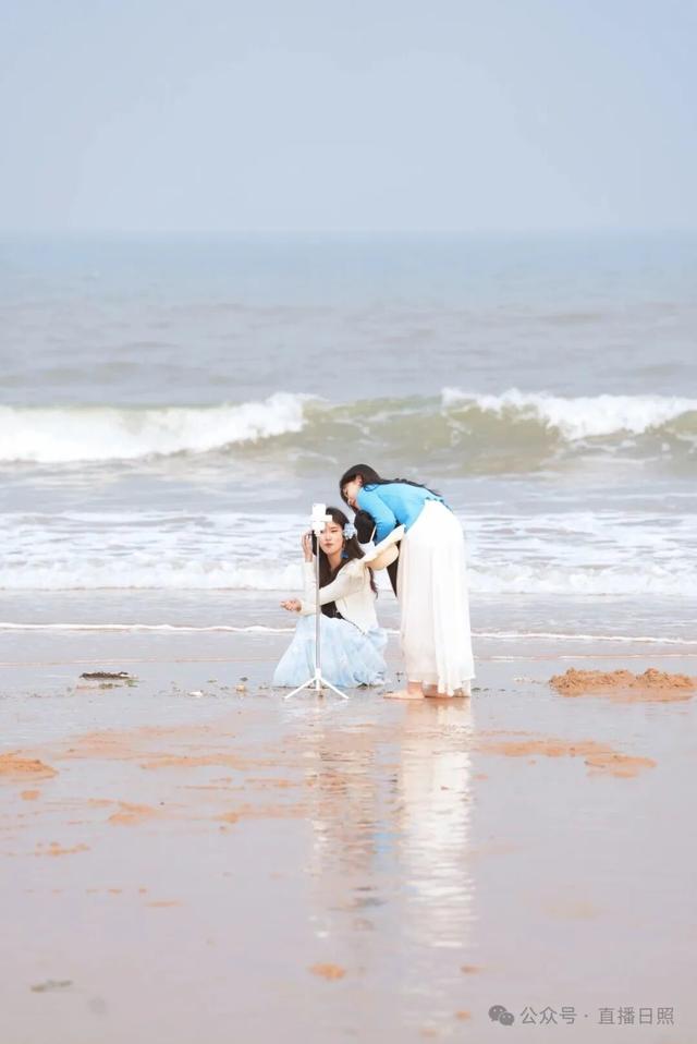 不出所料！这个假期，日照这里又排起了长队……