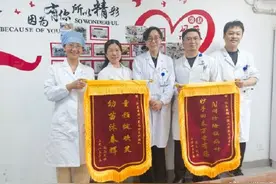 家长靠AI自行治孩子咳嗽拖成肺炎 医生：用药诊断等医疗决策AI不能代替人脑图片