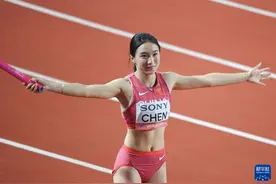 “小飞人”陈妤颉扛旗破风，中国女子接力天团飙进世锦赛图片