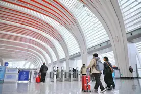 春运首日广州白云站预计发送旅客4万人，春运期间预计发送157.5万人图片