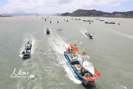 浙江舟山：千帆竞发 出海开捕图片