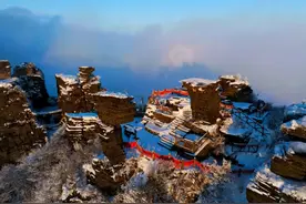 罕见！初雪落日中梵净山再现“佛光”奇观图片