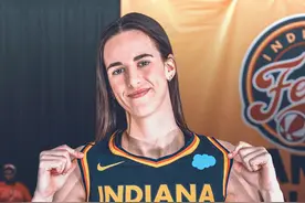 没有悬念！NCAA“女库里”凯特琳-克拉克当选2024年WNBA状元图片
