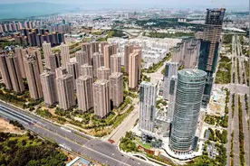 聚焦2025昆明两会 ▏2024年昆明市地区生产总值跨过8000亿元台阶图片