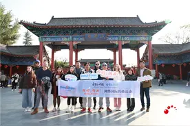 【2024打卡中国】外国网红在开封纵享武侠豪情 感受中国式浪漫（组图）图片