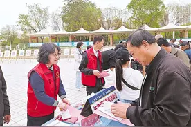 2432次伸出法律援手图片