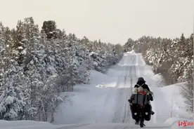 在北极圈邂逅都江堰中餐馆，95后四川小伙环球骑行“四海为家”图片