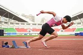 夺冠！35岁苏炳添率领00后小将，跑出“广东速度”！图片