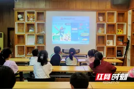 江华新华书店开展“蒲公英悦读”劳动节亲子3D立体折纸活动图片