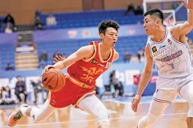 首届CBA俱乐部杯赛小组赛鸣金 山东男篮晋级八强，八进四对阵北京队图片