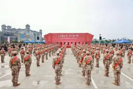 2025年上半年新兵入伍欢送仪式举行 金进富讲话 张昆仑郭浩良孟国锋王琤等出席图片